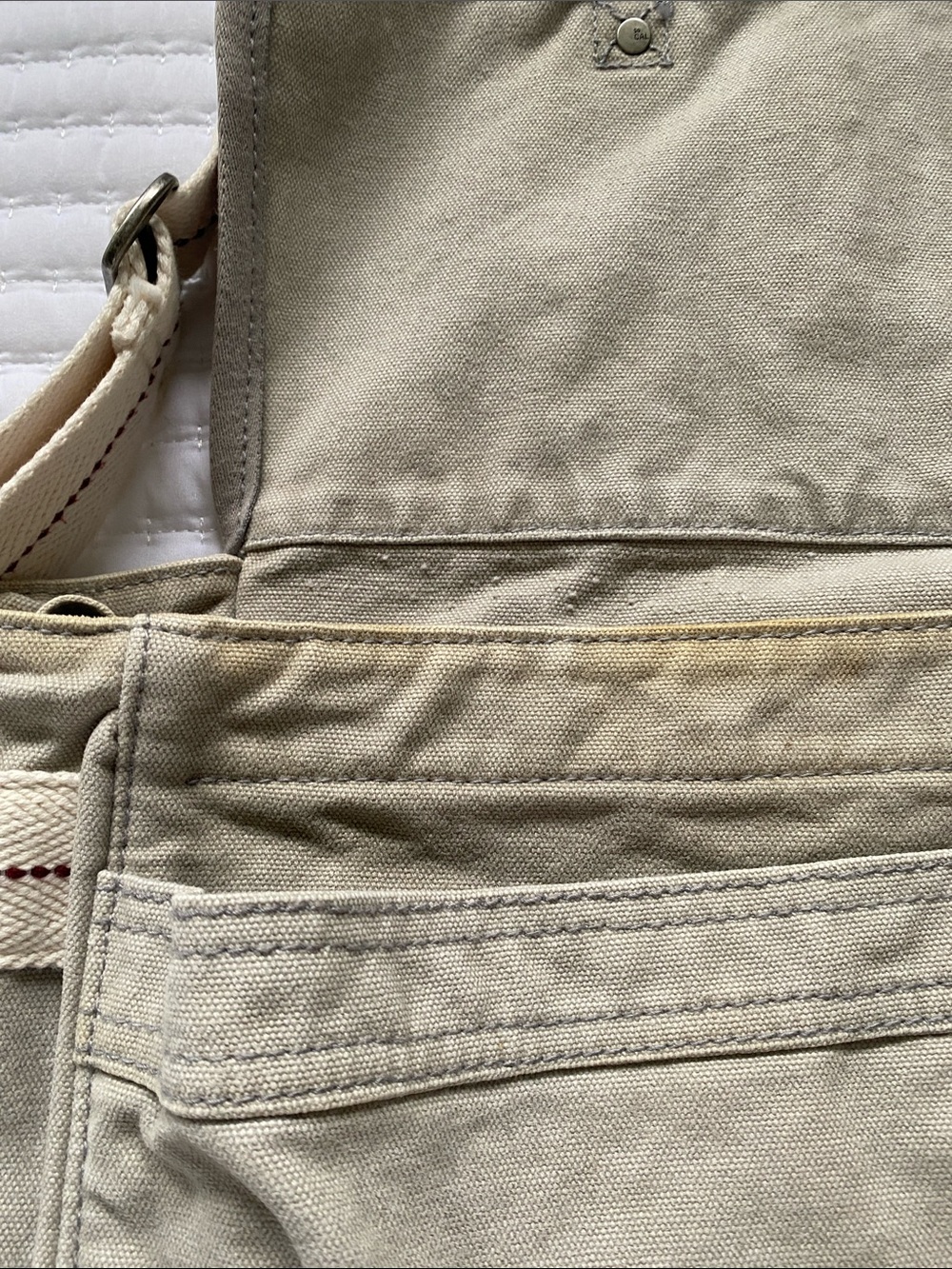 Hollister Vintage YK2 Neutral Grey Canvas Messenger Bag with Adjustable Strap - Picture 9 of 16